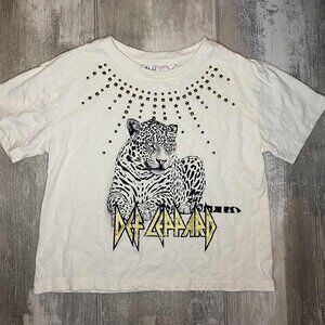 Girl's Def Leppard shirt